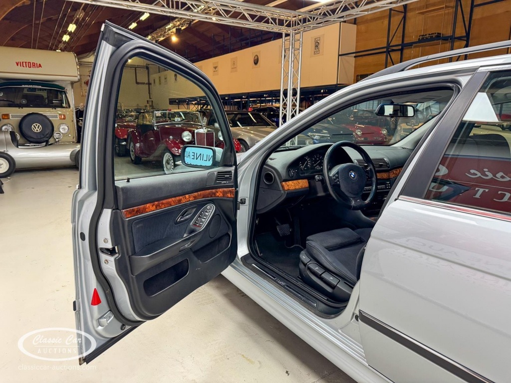BMW-5-SERIE-520I A Touring E39 - ONLINE AUCTION