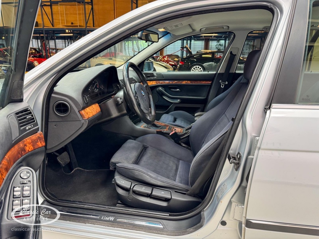 BMW-5-SERIE-520I A Touring E39 - ONLINE AUCTION