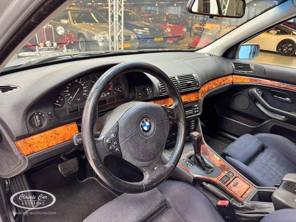 BMW-5-SERIE-520I A Touring E39 - ONLINE AUCTION