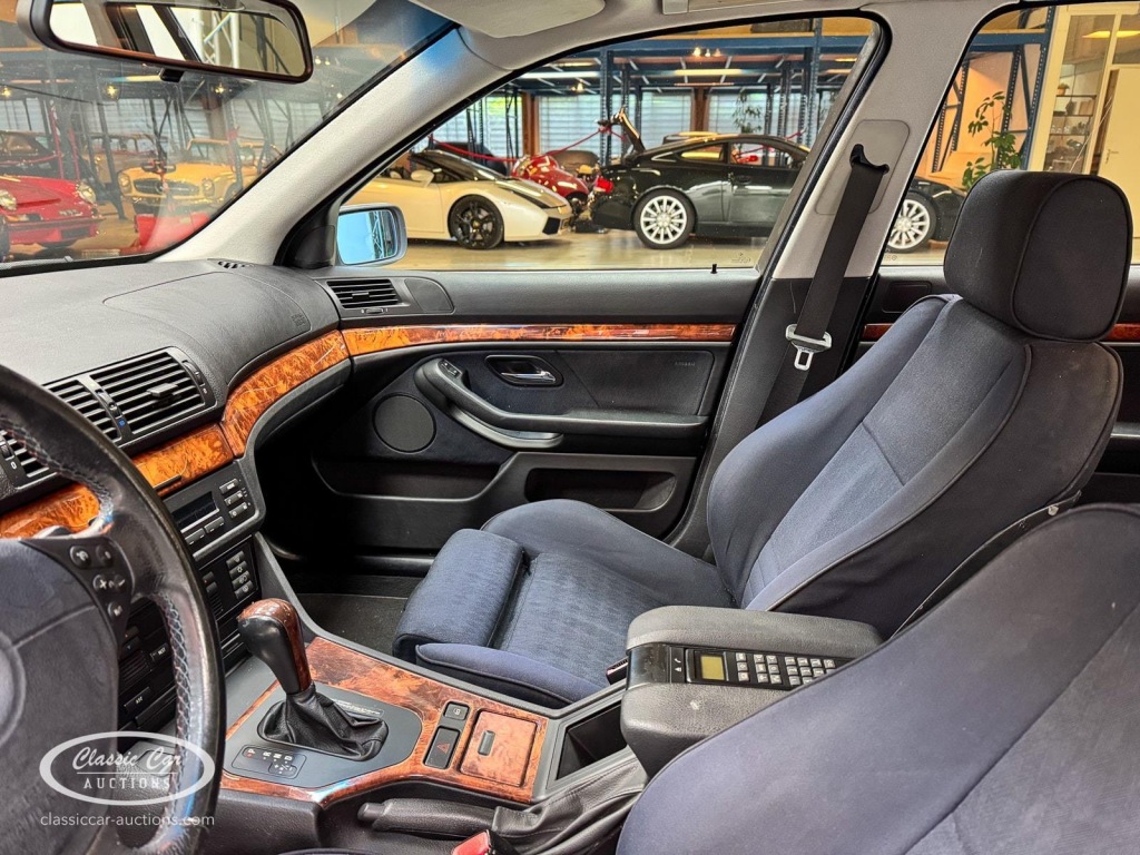BMW-5-SERIE-520I A Touring E39 - ONLINE AUCTION