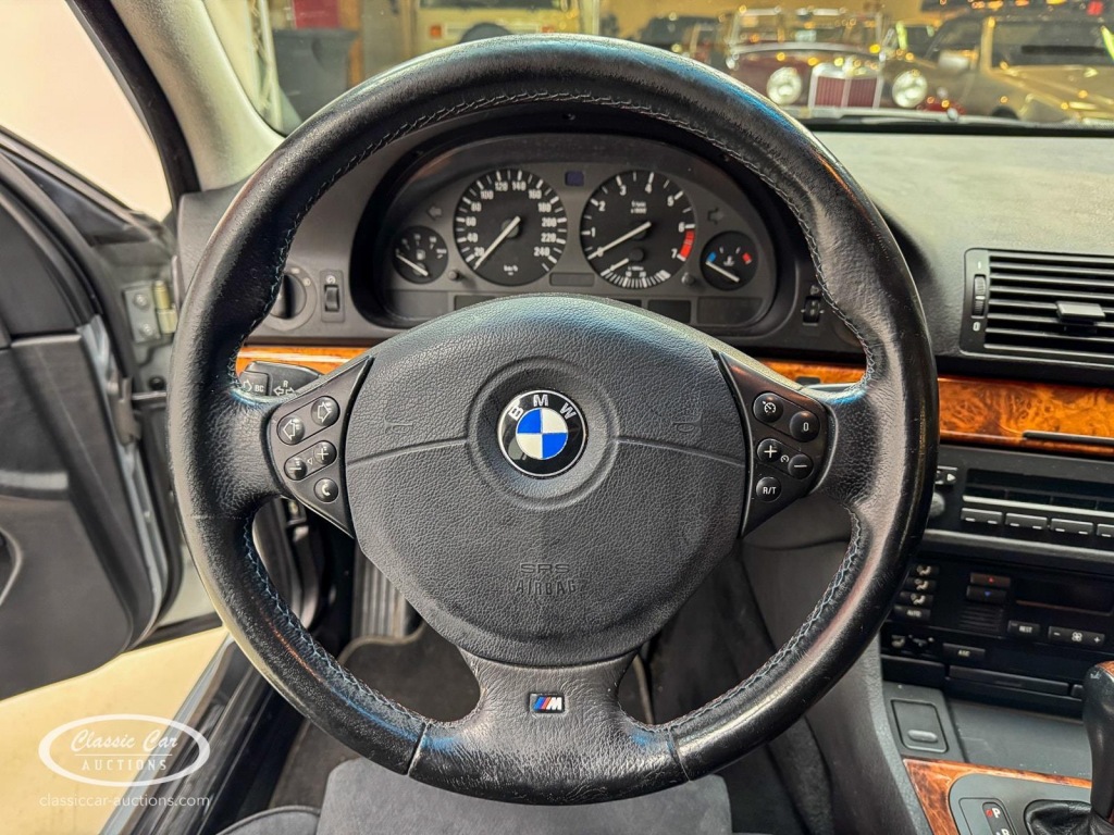 BMW-5-SERIE-520I A Touring E39 - ONLINE AUCTION
