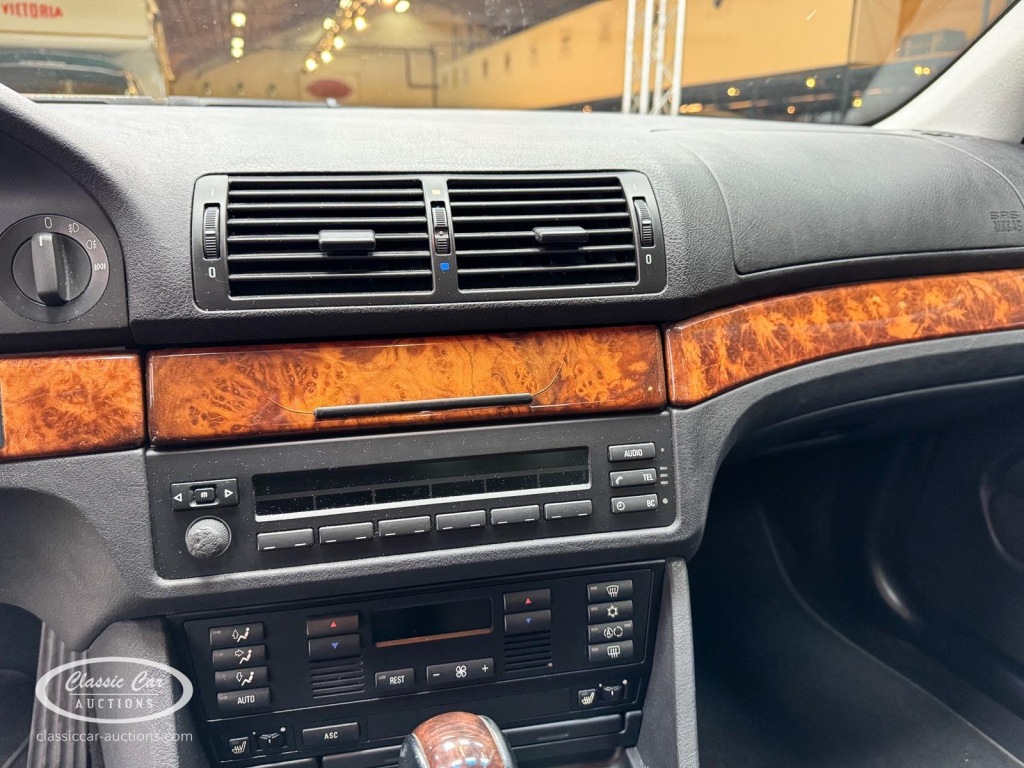BMW-5-SERIE-520I A Touring E39 - ONLINE AUCTION