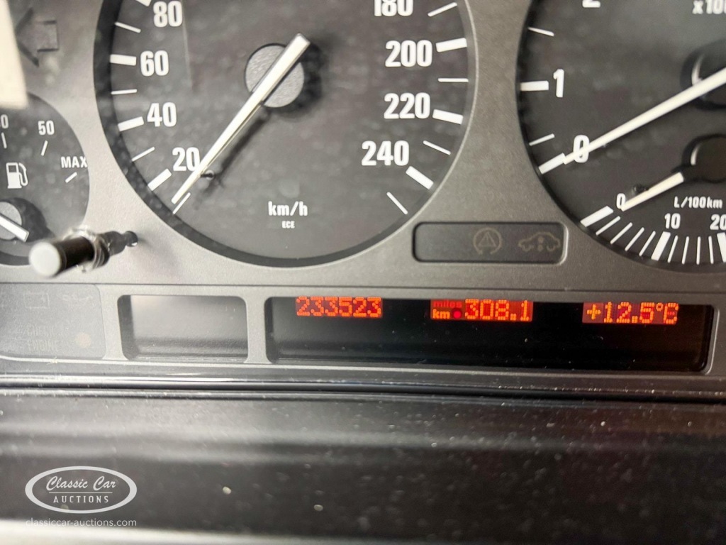 BMW-5-SERIE-520I A Touring E39 - ONLINE AUCTION