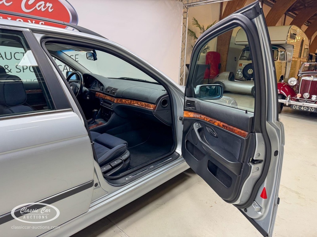 BMW-5-SERIE-520I A Touring E39 - ONLINE AUCTION