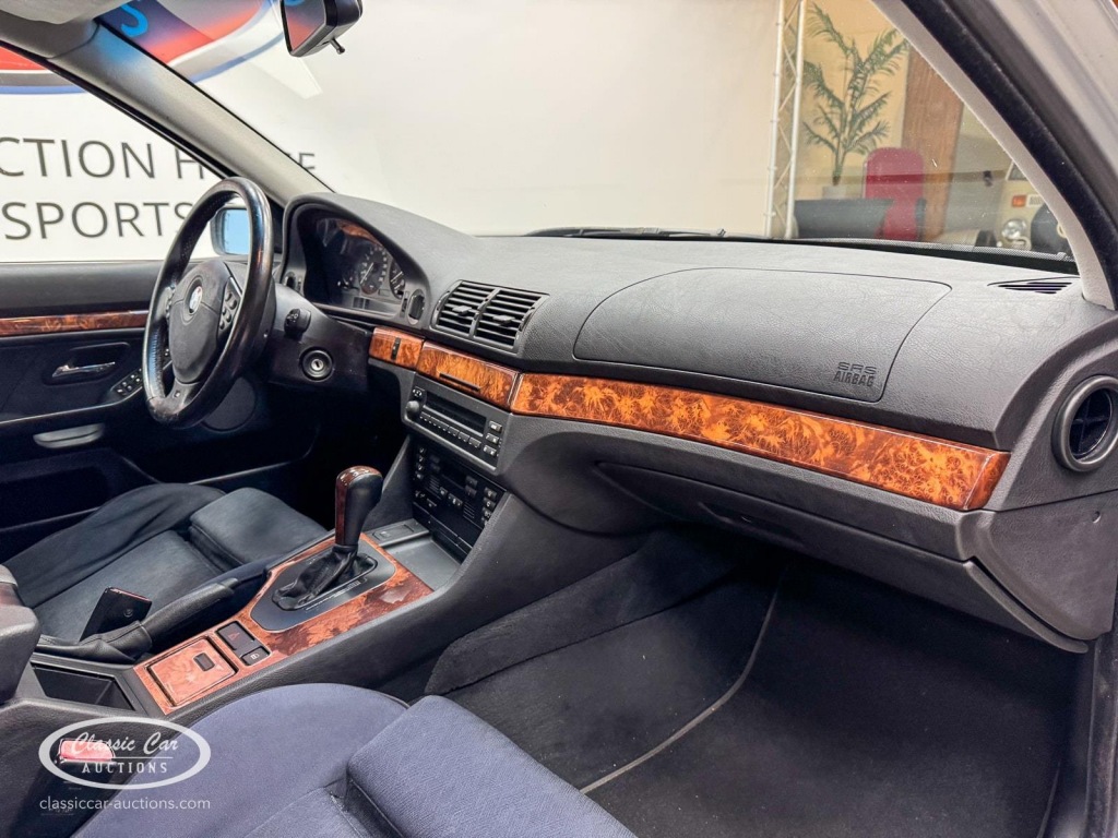 BMW-5-SERIE-520I A Touring E39 - ONLINE AUCTION