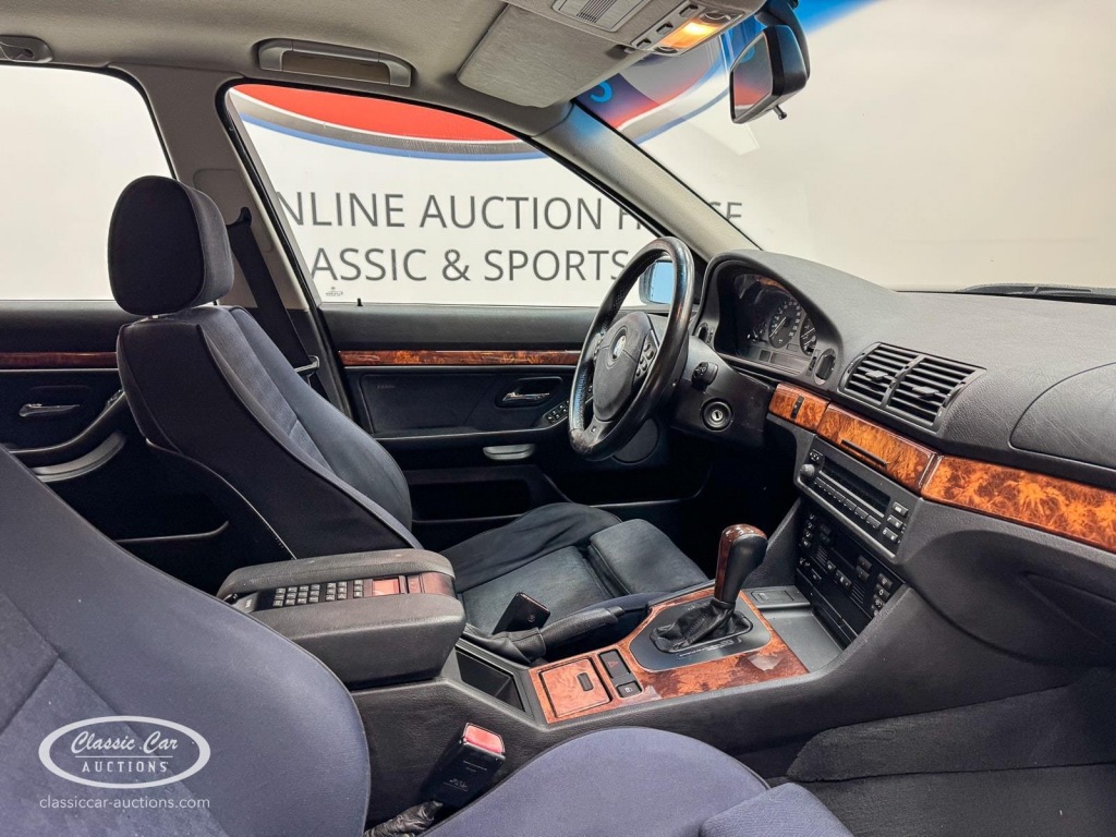 BMW-5-SERIE-520I A Touring E39 - ONLINE AUCTION