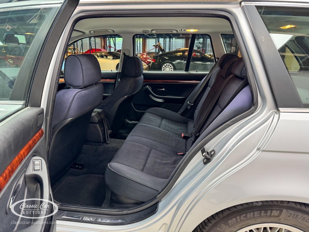 BMW-5-SERIE-520I A Touring E39 - ONLINE AUCTION