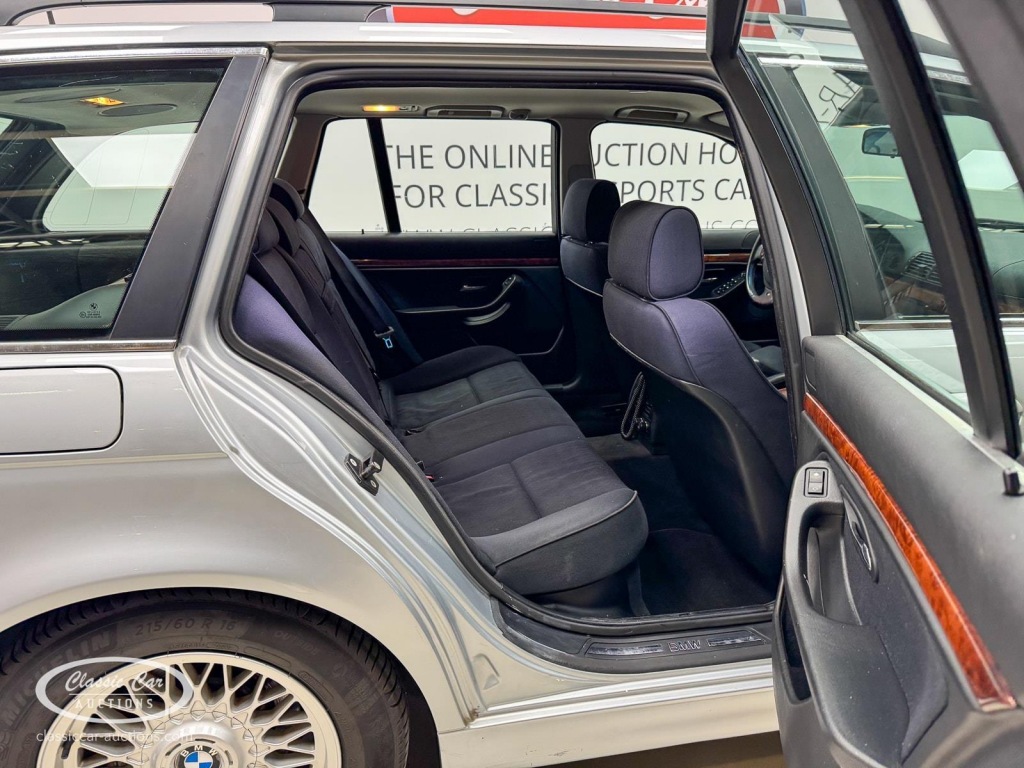 BMW-5-SERIE-520I A Touring E39 - ONLINE AUCTION