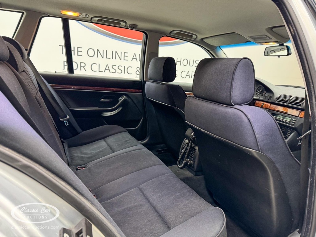 BMW-5-SERIE-520I A Touring E39 - ONLINE AUCTION