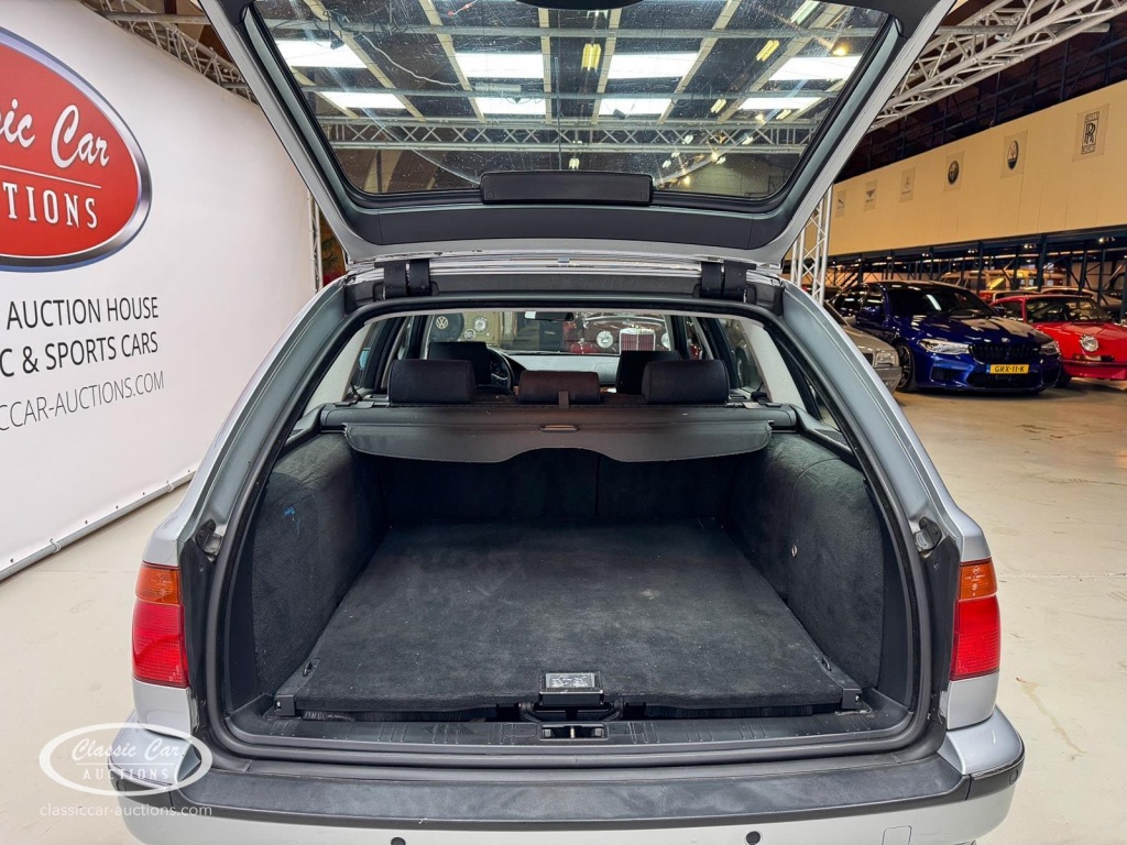 BMW-5-SERIE-520I A Touring E39 - ONLINE AUCTION
