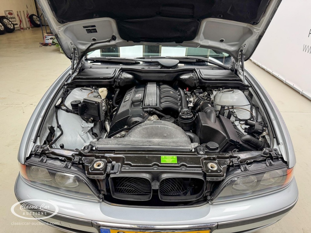BMW-5-SERIE-520I A Touring E39 - ONLINE AUCTION