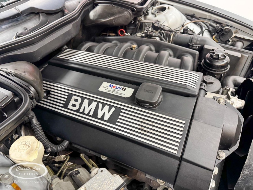 BMW-5-SERIE-520I A Touring E39 - ONLINE AUCTION