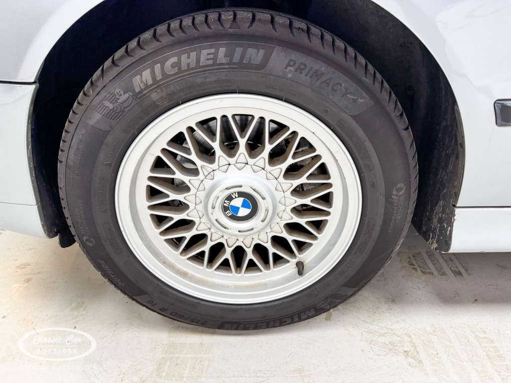 BMW-5-SERIE-520I A Touring E39 - ONLINE AUCTION