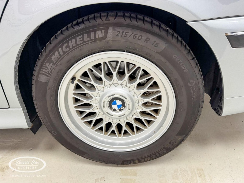 BMW-5-SERIE-520I A Touring E39 - ONLINE AUCTION