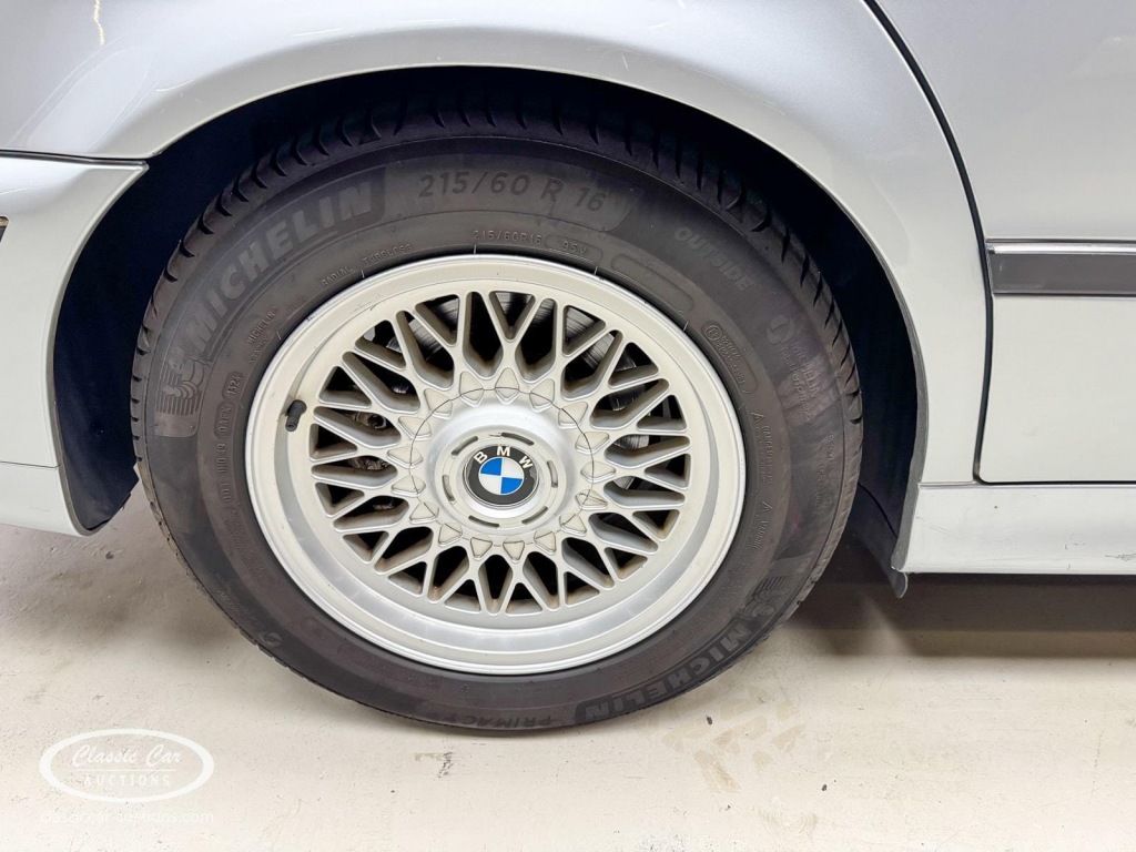 BMW-5-SERIE-520I A Touring E39 - ONLINE AUCTION