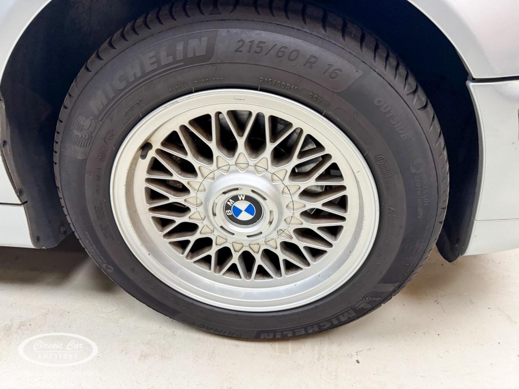 BMW-5-SERIE-520I A Touring E39 - ONLINE AUCTION