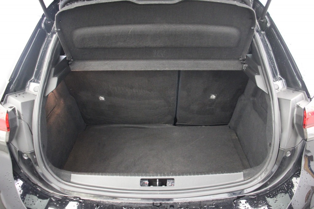OPEL-CORSA-1.2 GS Line 102 PK - Carplay, Navi, Cruise, Clima