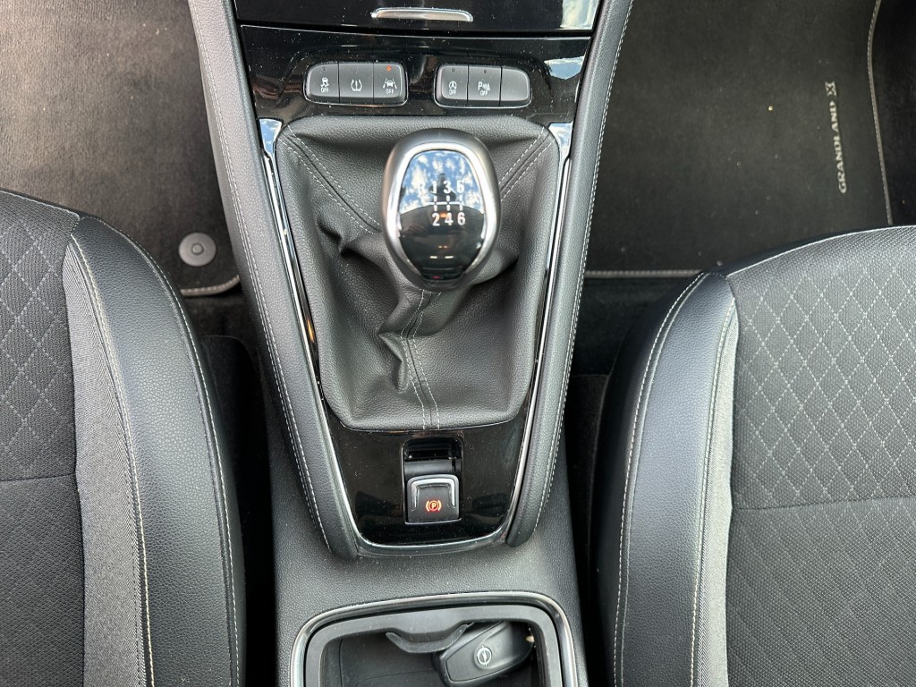 OPEL-GRANDLAND X-1.2 Turbo Business Executive Navi .Trekhaak