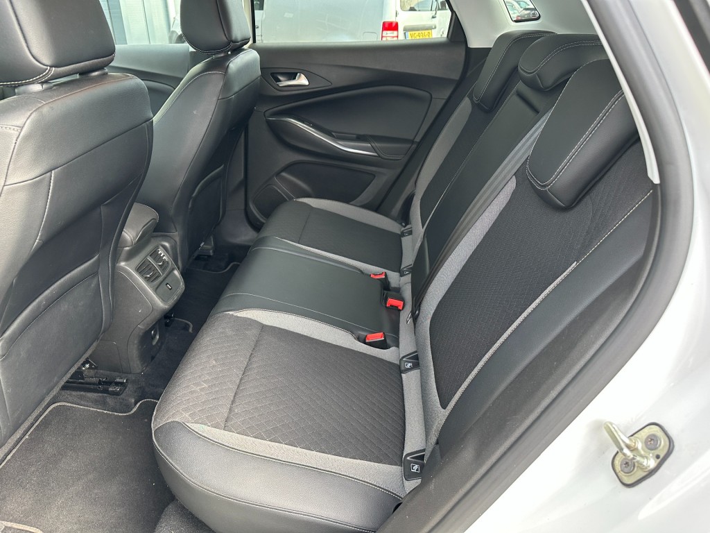 OPEL-GRANDLAND X-1.2 Turbo Business Executive Navi .Trekhaak