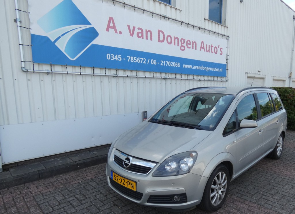 OPEL-ZAFIRA-2.2 TEMPTATION Automaat,7Pers,Clima,Cruise,PDC