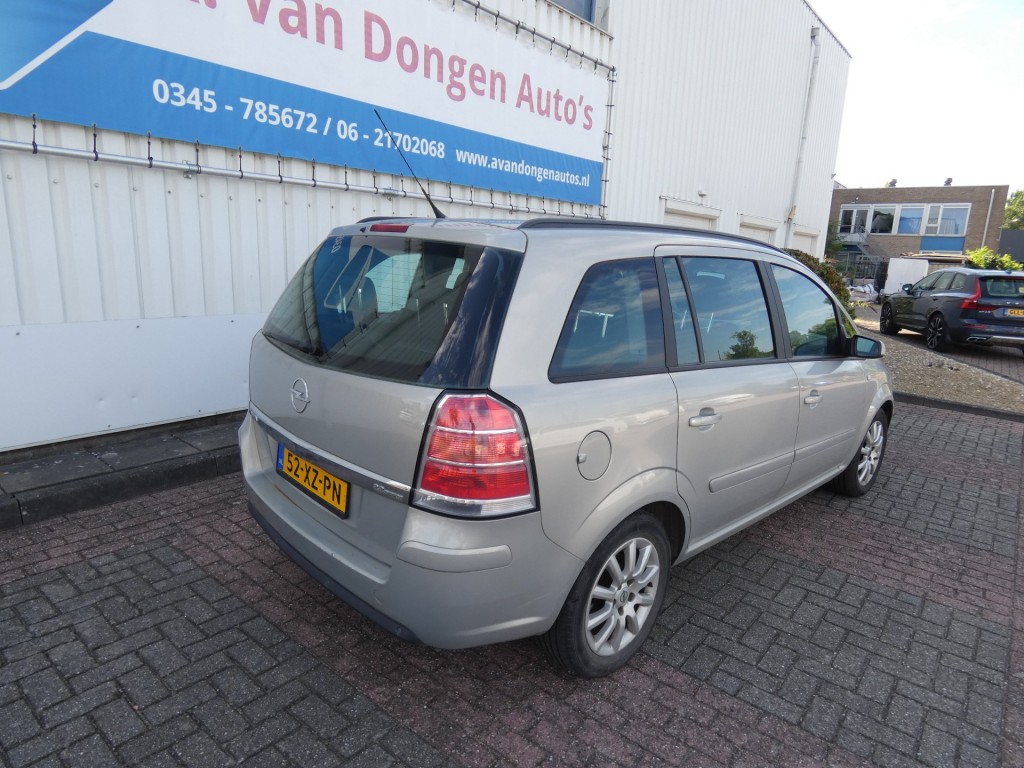 OPEL-ZAFIRA-2.2 TEMPTATION Automaat,7Pers,Clima,Cruise,PDC