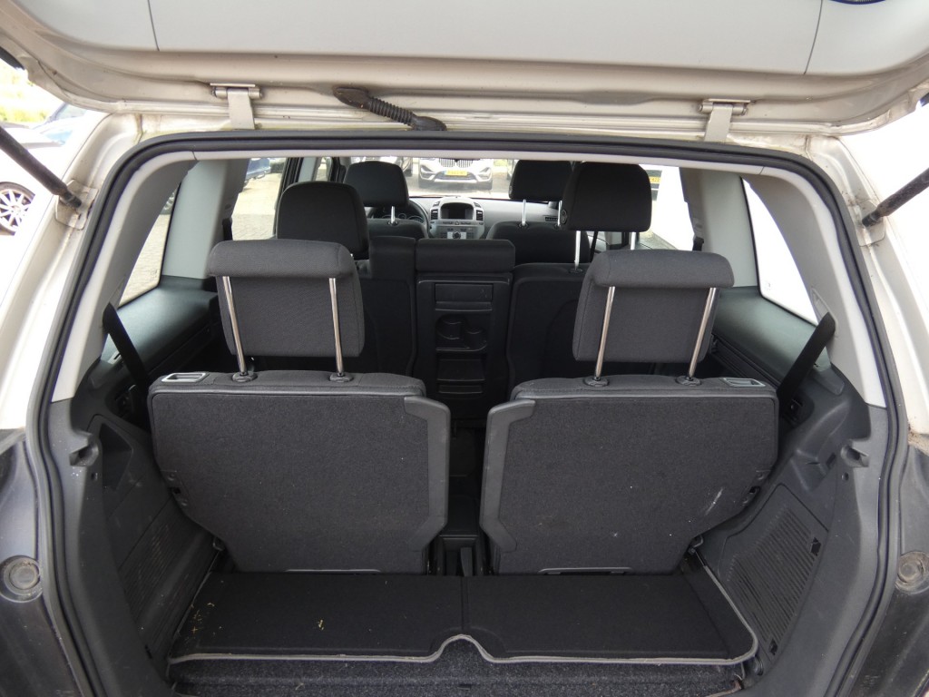 OPEL-ZAFIRA-2.2 TEMPTATION Automaat,7Pers,Clima,Cruise,PDC