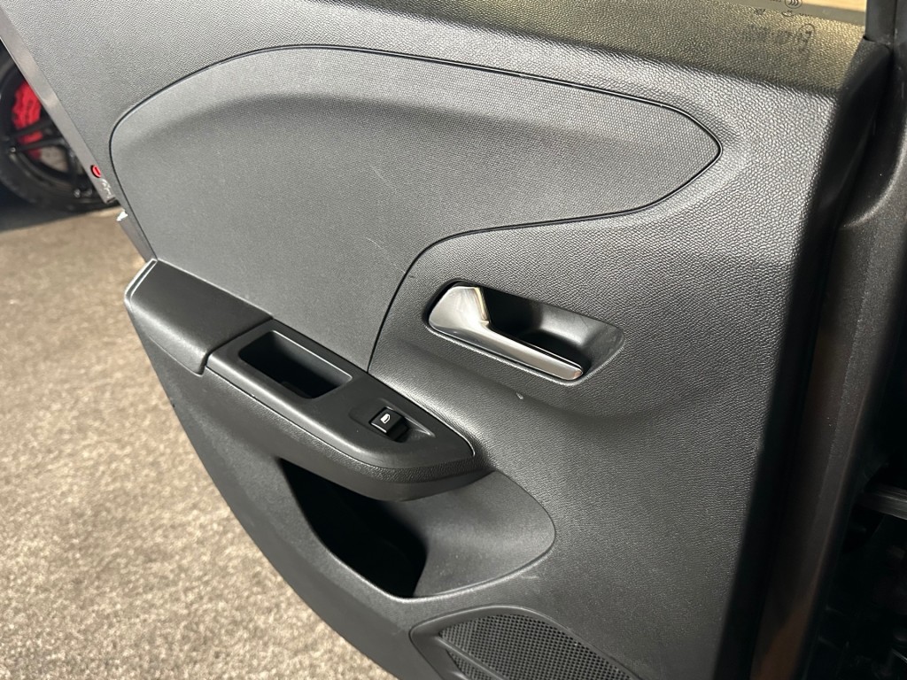 OPEL-CORSA-1.2 GS LINE l NAP l ACC l CLIMA l CARPLAY l CAMERA l LMV l