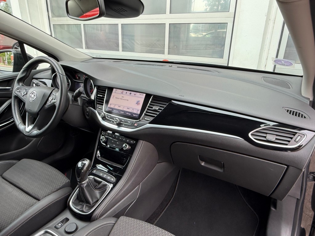 OPEL-ASTRA-1.4 Turbo 150Pk Innovation Navi Camera Trekhaak
