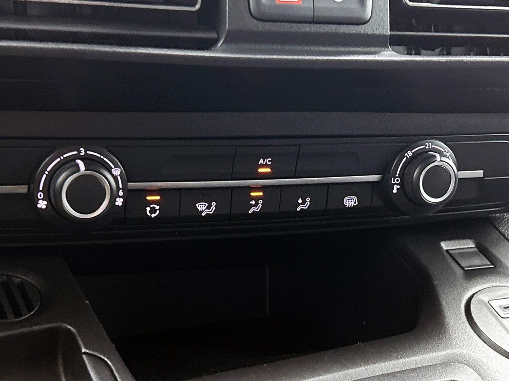 OPEL-COMBO-1.5 BlueHDi 130PK L2 Automaat Apple Carplay / Android Auto Navigatie Trekhaak Airco Camera Cruise Control Parkeersensoren V+A DA