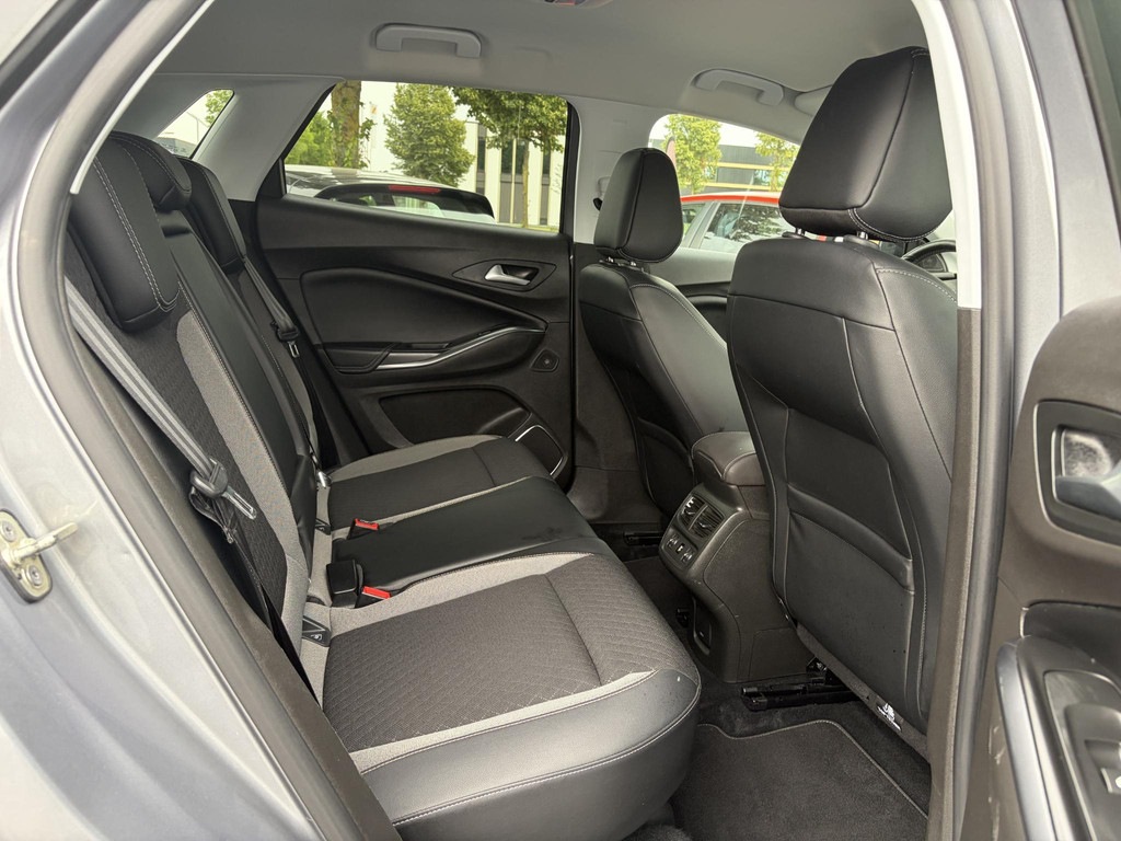 OPEL-GRANDLAND X-1.2 Turbo Ultimate D-riem vv in 12-2024,1e Eigenaar,360°Camera,Trekhaak,131pk,6 Bak,Navi,Halfleder,Dodehoek,Rijstrooksensor,Keyl