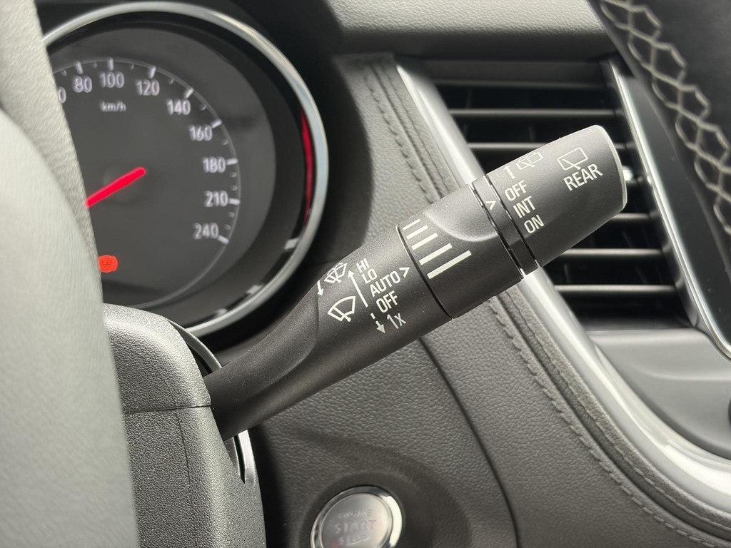 OPEL-GRANDLAND X-1.2 Turbo Ultimate D-riem vv in 12-2024,1e Eigenaar,360°Camera,Trekhaak,131pk,6 Bak,Navi,Halfleder,Dodehoek,Rijstrooksensor,Keyl