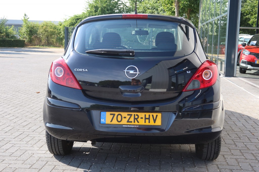 OPEL-CORSA-1.2-16V ENJOY airco 3 drs. Extreem lage KM tand !