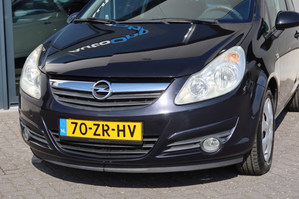 OPEL-CORSA-1.2-16V ENJOY airco 3 drs. Extreem lage KM tand !