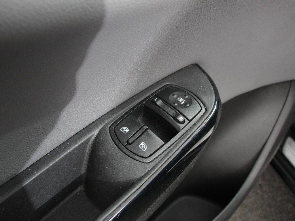 OPEL-CORSA-1.0 Turbo Innovation Airco Cruise control Lichtmetalen velgen Radio Bluetooth Parkeersensoren achter