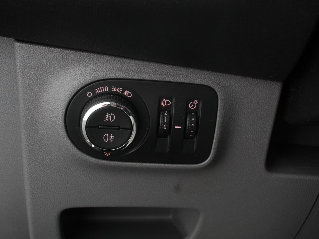 OPEL-CORSA-1.0 Turbo Innovation Airco Cruise control Lichtmetalen velgen Radio Bluetooth Parkeersensoren achter