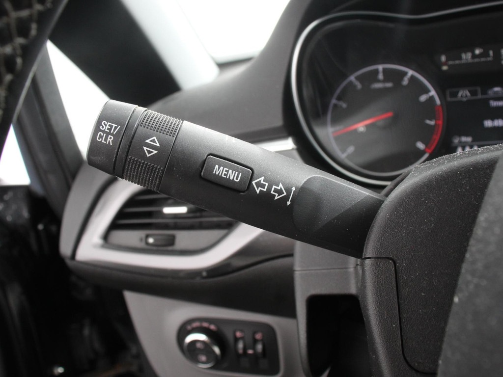 OPEL-CORSA-1.0 Turbo Innovation Airco Cruise control Lichtmetalen velgen Radio Bluetooth Parkeersensoren achter