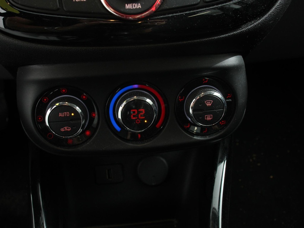 OPEL-CORSA-1.0 Turbo Innovation Airco Cruise control Lichtmetalen velgen Radio Bluetooth Parkeersensoren achter