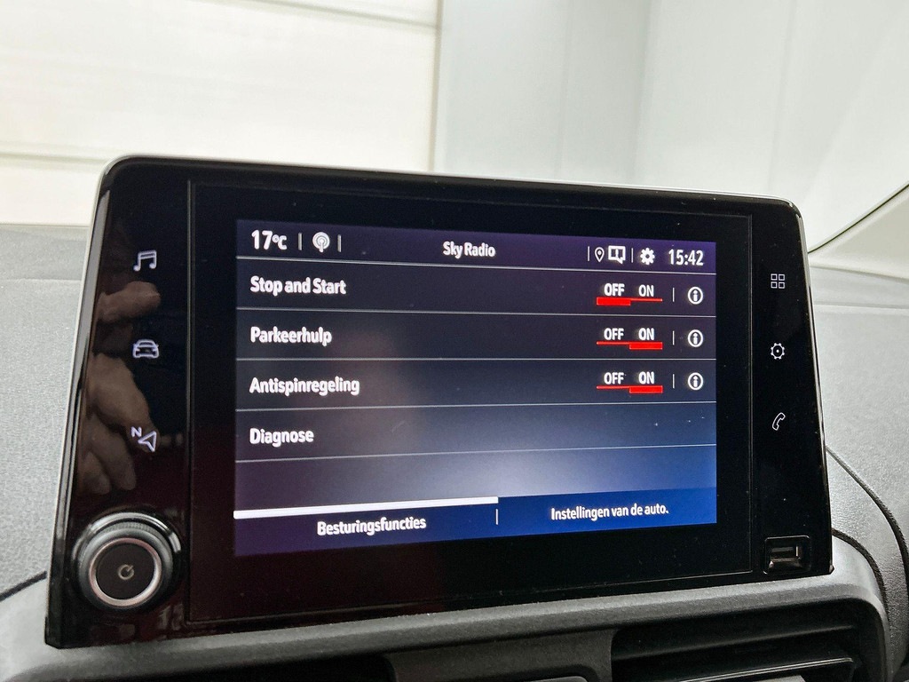 OPEL-COMBO-1.5D L1H1 102 pk Edition Navigatie Apple CarPlay Android Auto Parkeerhulp achter Airco DAB