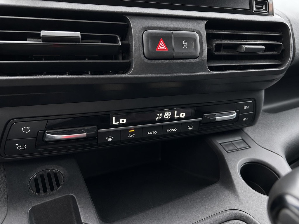 OPEL-COMBO-1.5D L2H1 Edition Navigatie Apple CarPlay Android Auto Parkeerhulp achter Climate Control