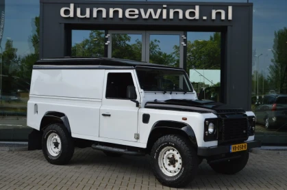 LAND ROVER DEFENDER