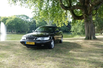 SAAB 900